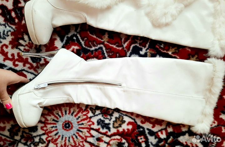 Сапоги белые с мехом