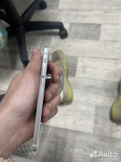 iPhone 6S, 64 ГБ
