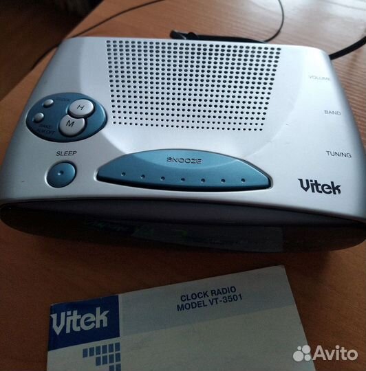 Часы с будильником Vitek