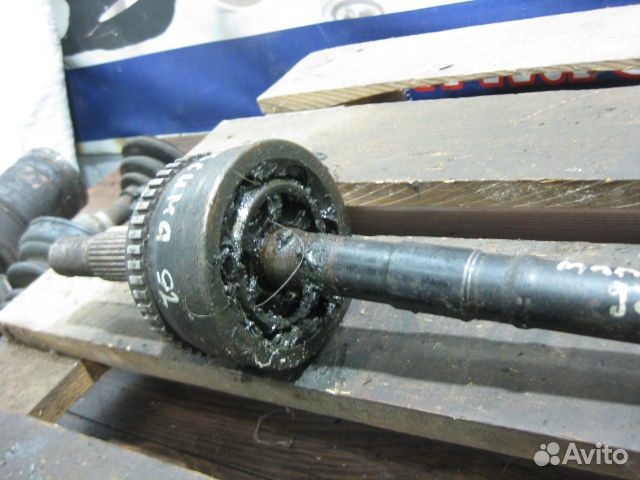 Полуось передняя правая Nissan Maxima (88-94 года)