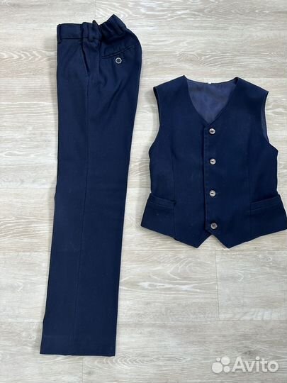 Школьная форма 134 (брюки, жилетка, рубашки)