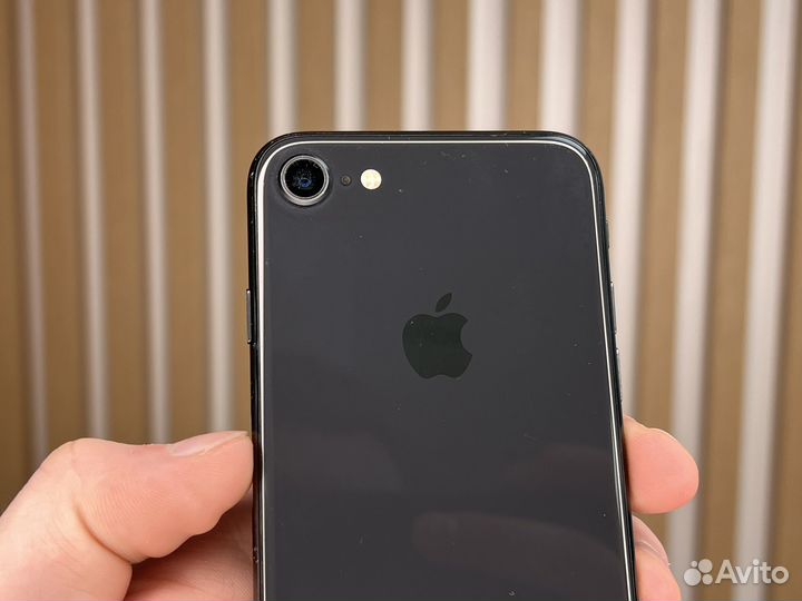 iPhone 8, 64 ГБ