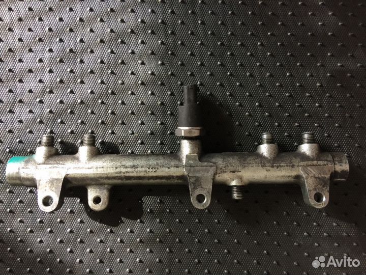 Рампа топливная дизельная б/у 0445224009