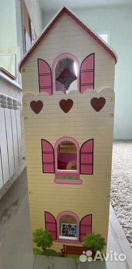 Кукольный домик с мебелью
