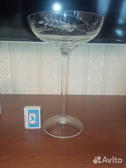 Креманка, вазочка на высокой ножке