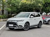 Mitsubishi Outlander 2.0 CVT, 2020, 36 000 км, с пробегом, цена 2 100 000 руб.