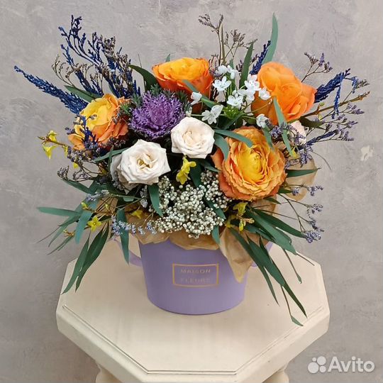 Цветочная композиция из живых цветов