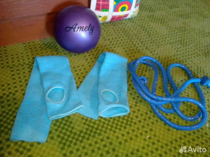 Скакалки, мяч, гетры для художественной гимнаст