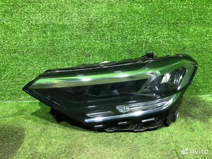 Фара левая Volkswagen Polo