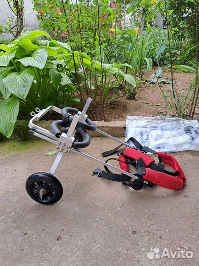 Коляска для собак-инвалидов