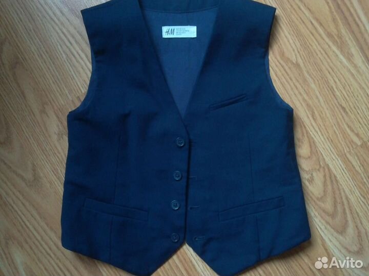 Жилетка и брюки на школьника