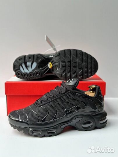 Кроссовки Nike Air Max Tn Plus