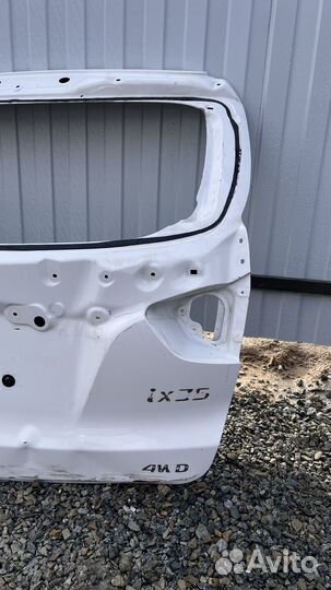 Крышка багажника Hyundai ix35 1 737002Y000