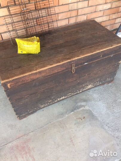 Буфет и сундук