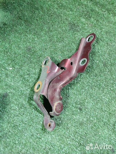 Петля капота правая Toyota Corolla E120