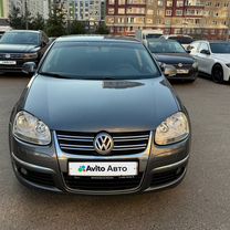 Volkswagen Jetta 1.6 MT, 2010, 205 790 км, с пробегом, цена 641 000 руб.