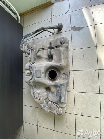 Бензобак Nissan Primera P12