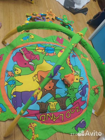 Детский коврик, мобиль и подвесные игрушки пакетом