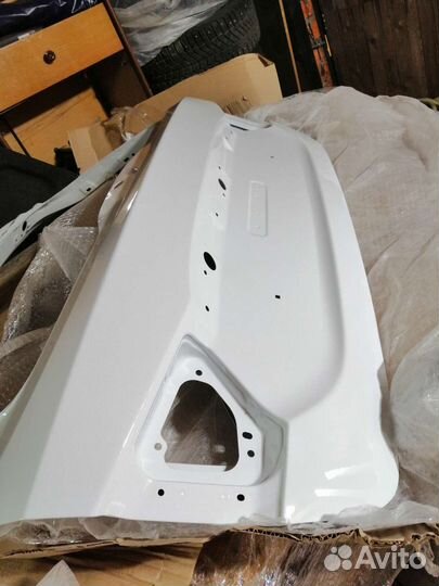 Крышка багажника LADA vesta универсал(белый)