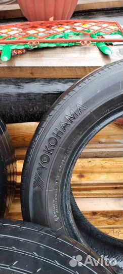 Yokohama E70B 215/60 R16