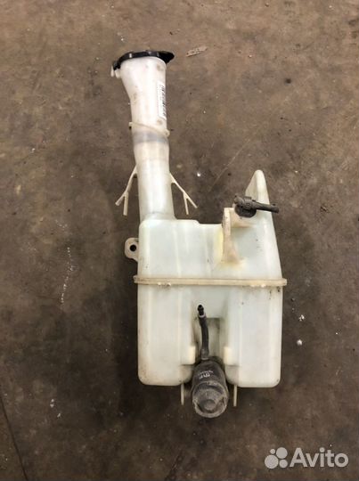 Бачок омывателя Toyota Corolla NZE121