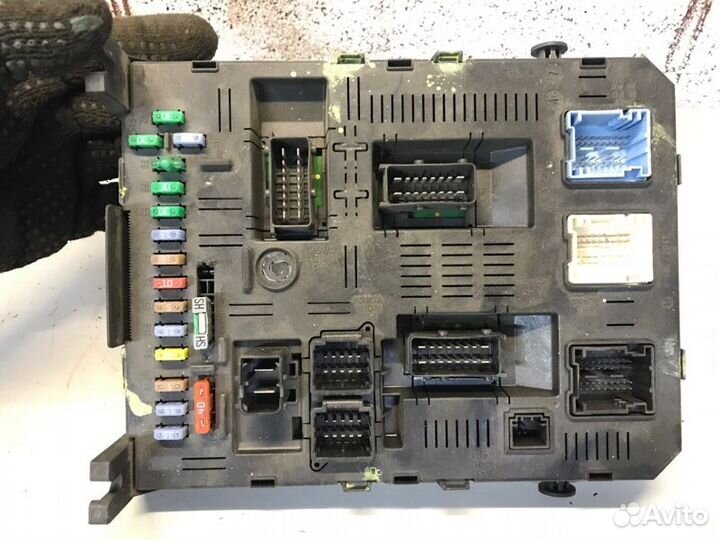 Блок предохранителей Peugeot 307 2001 - 2008