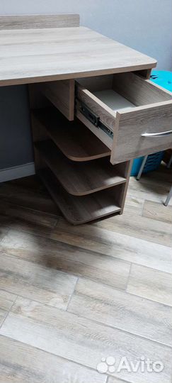 Письменный стол