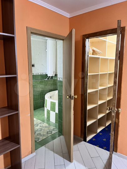 2-к. квартира, 75 м², 1/2 эт.