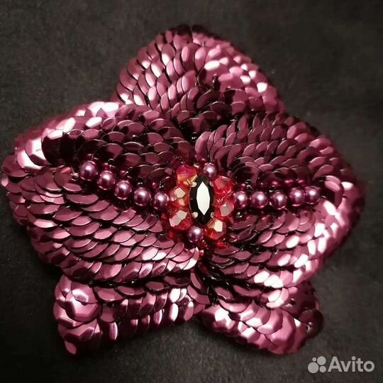 Брошь ручной работы