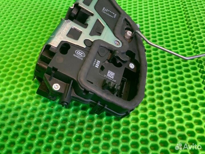 Замок боковой двери передний левый Bmw X1 E84