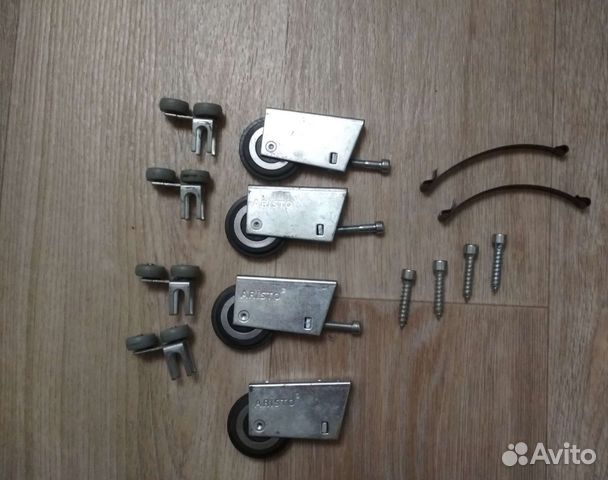 Комплект (не полный) роликов для дверей-купе