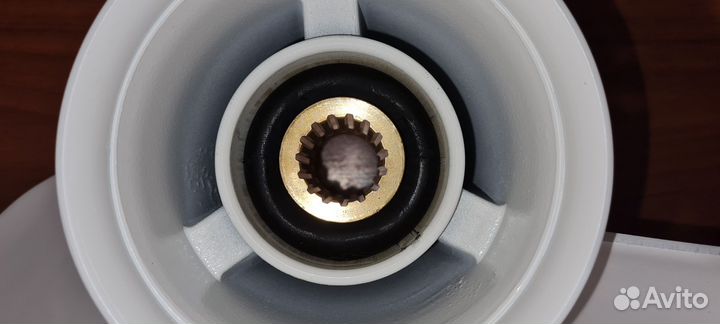 Винт гребной Yamaha 60-140, F70-F130 (3x13x23)