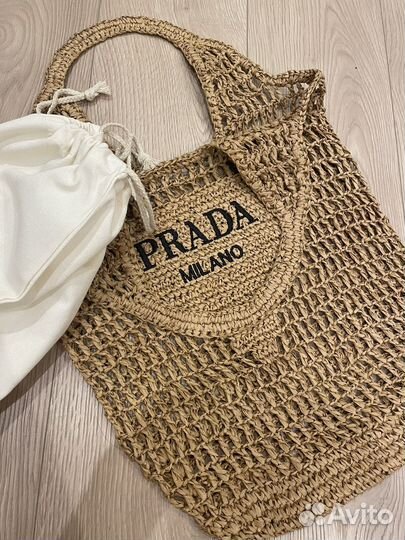 Соломенная сумка prada