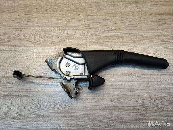 Рычаг стояночного тормоза Renault Duster