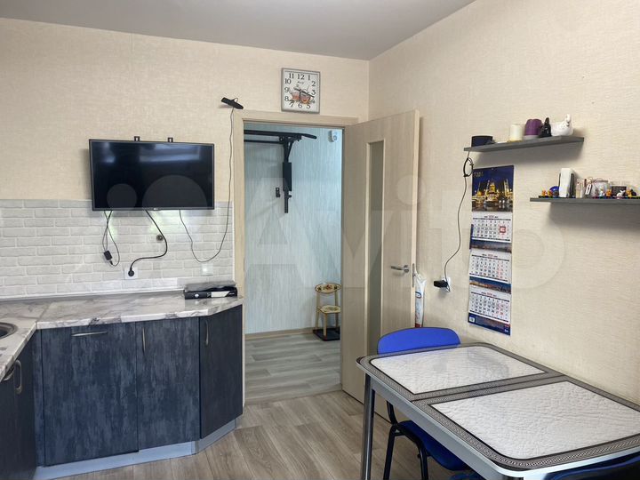 2-к. квартира, 54 м², 1/9 эт.