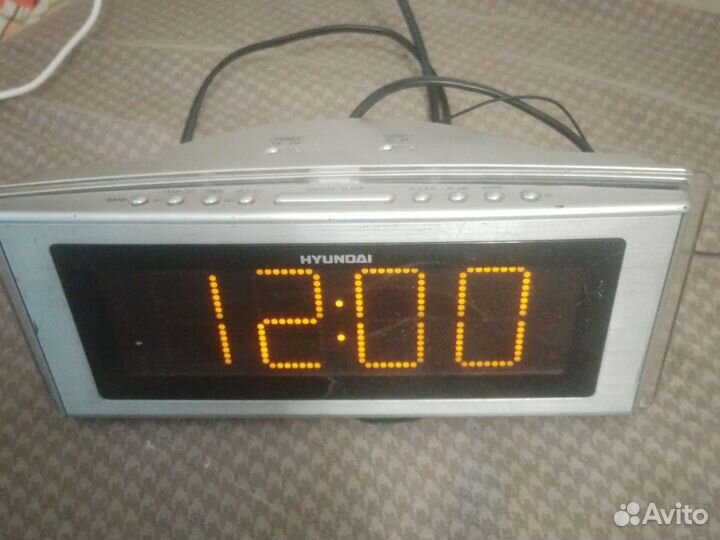 Часы электронные настольные