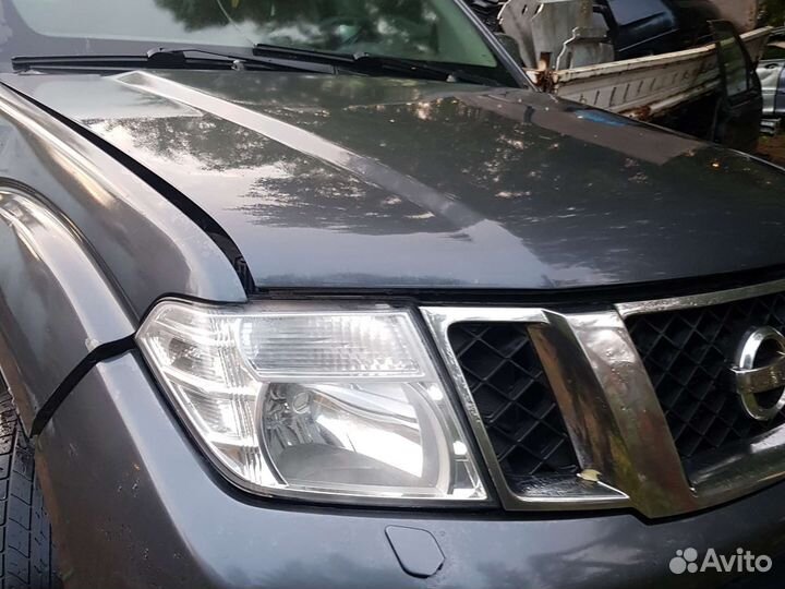 Фара Nissan Navara Pathfinder