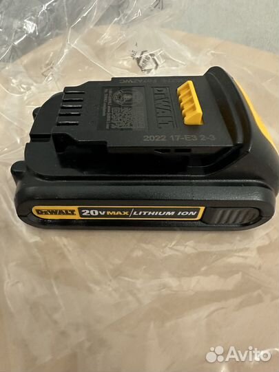 Аккумулятор Dewalt DCB201 20V MAX 1.5 A новый