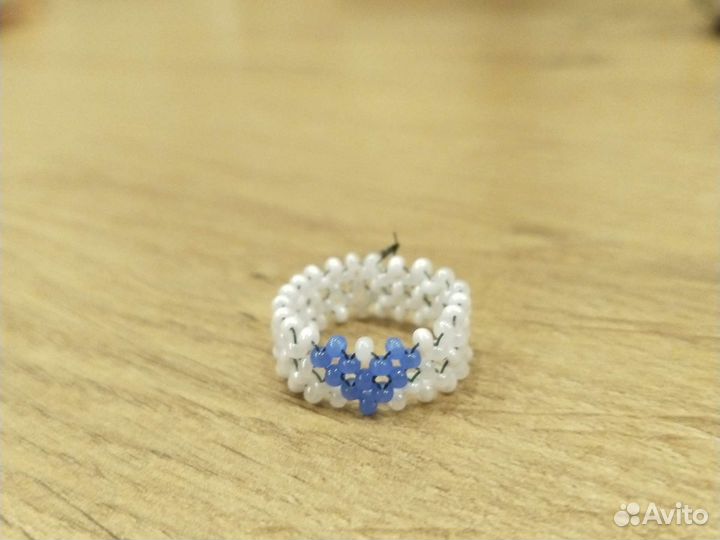 Кольцо из бисера с сердечком