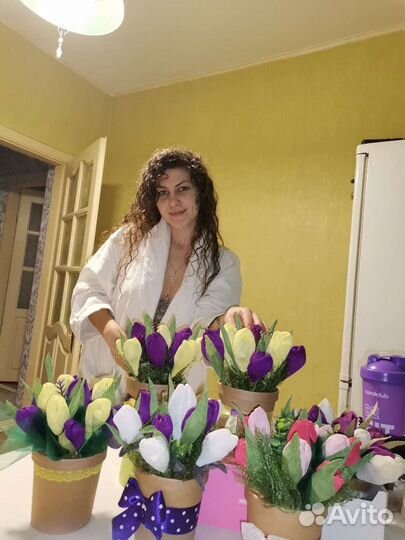 Тюльпаны с конфетами подарок