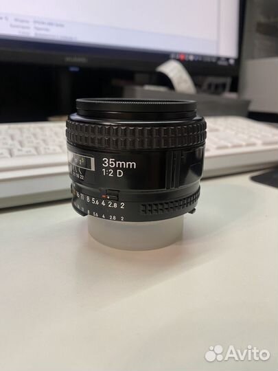 Nikon 35 mm 2 D