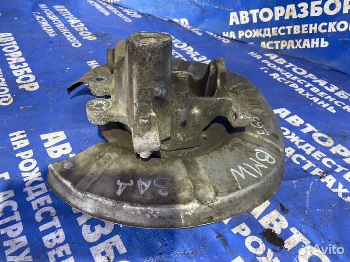 Задний левый поворотный кулак Bmw E65 седан 2003