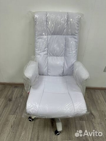 Кожанное кресло офисное