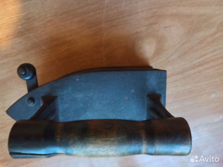 Утюг старинный, на углях, в идеальном сохране