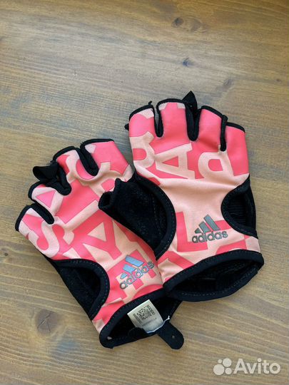 Спортивные перчатки adidas s