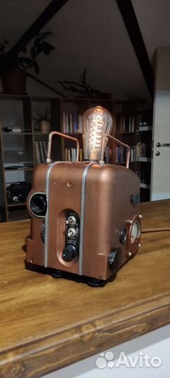 Светильник настольный