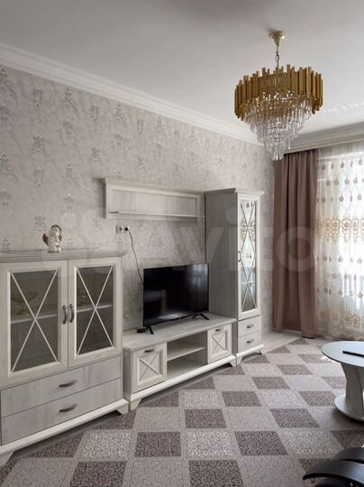 2-к. квартира, 90 м², 4/13 эт.