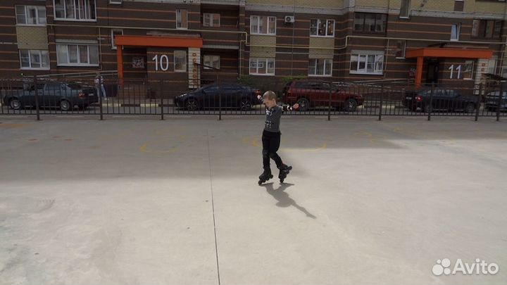 Тренер по обучению катанию на роликовых коньках