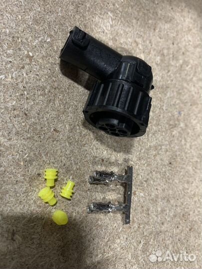 Фишка Mercedes, круглая (угловая) 330127UG