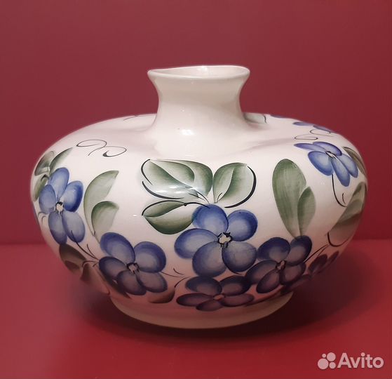 Фарфоровая ваза СССР. Редкая. Высота 10 см